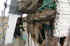 Removing the weatherbeam for trimming